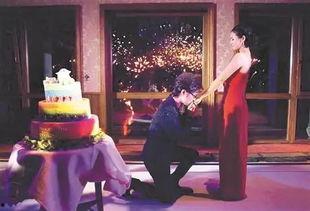 吃瓜看戏街上,揭秘人间百态