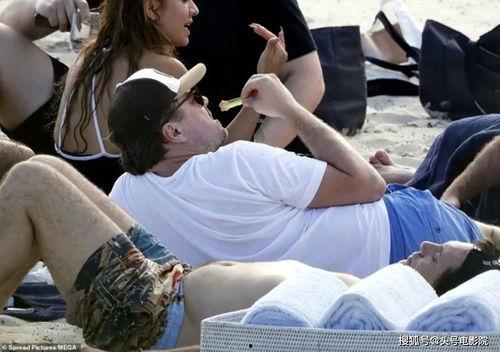 吃瓜女朋友亲舍友